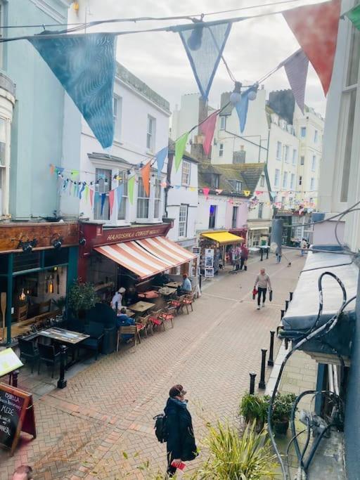 Old Fisherman Nest In Old Town Hastings Exterior photo